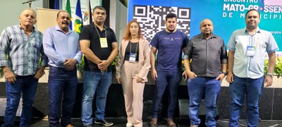 Todos os vereadores e vereadora no evento.jpeg